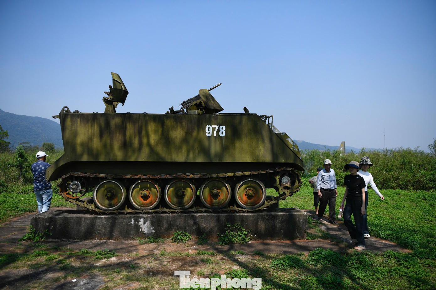 Chiến dịch Đường 9 – Khe Sanh được mệnh danh là "Trận Điện Biên Phủ thứ hai" bởi sự tương đồng về địa lý, địa hình cũng như kết quả, với phần thắng thuộc về quân và dân ta.