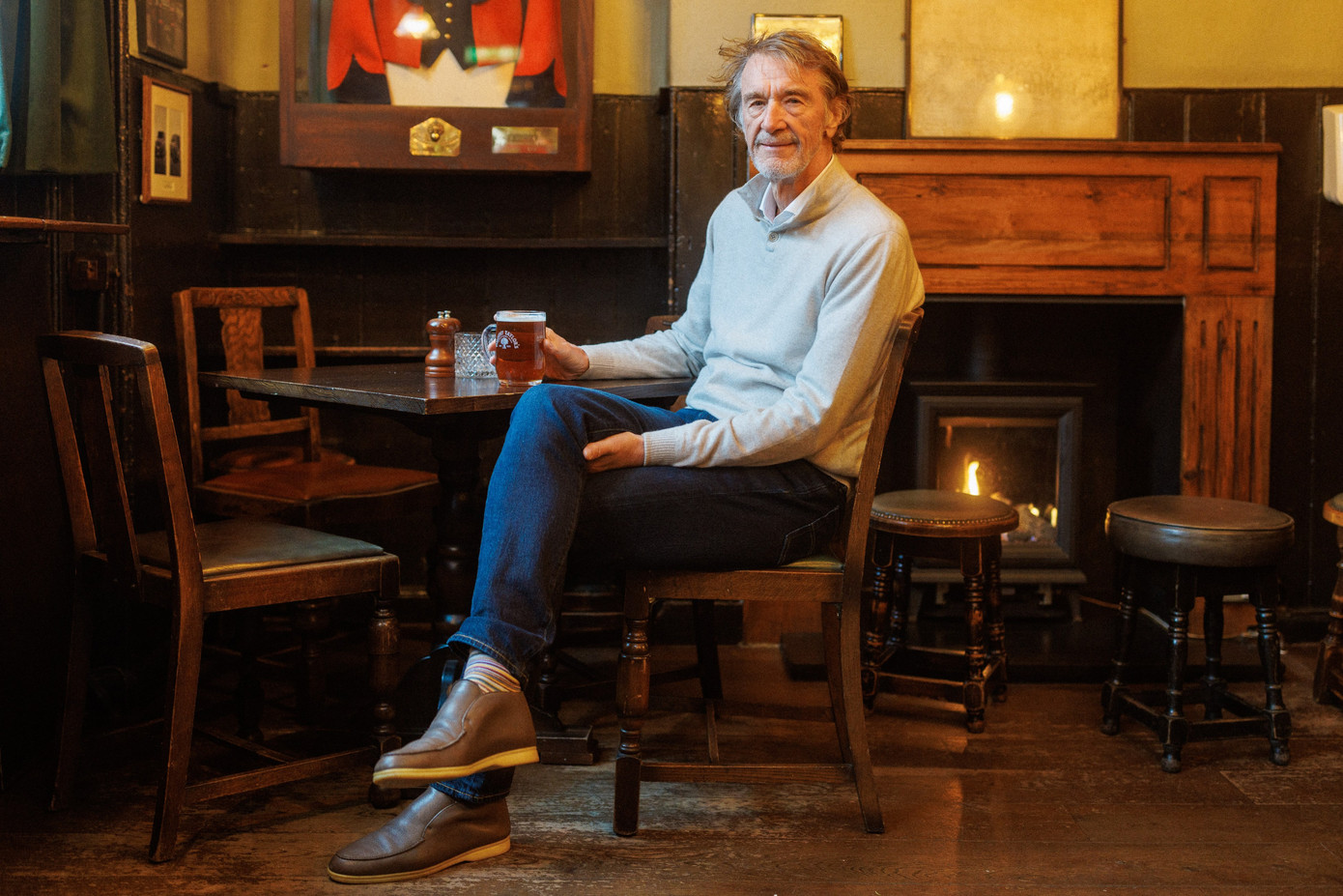 Tỷ phú giàu thứ hai nước Anh là người trầm tính, khiêm tốn và có trí tuệ. Tỷ phú giàu thứ hai nước Anh là người trầm tính, khiêm tốn và có trí tuệ.