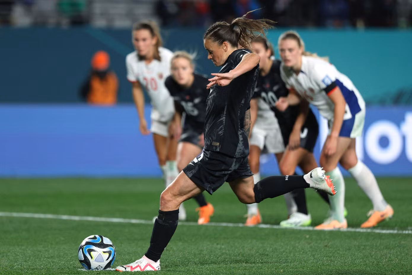 Đánh bại Na Uy 1-0, tuyển nữ New Zealand có chiến thắng lịch sử tại World Cup ảnh 40 Đánh bại Na Uy 1-0, tuyển nữ New Zealand có chiến thắng lịch sử tại World Cup ảnh 40