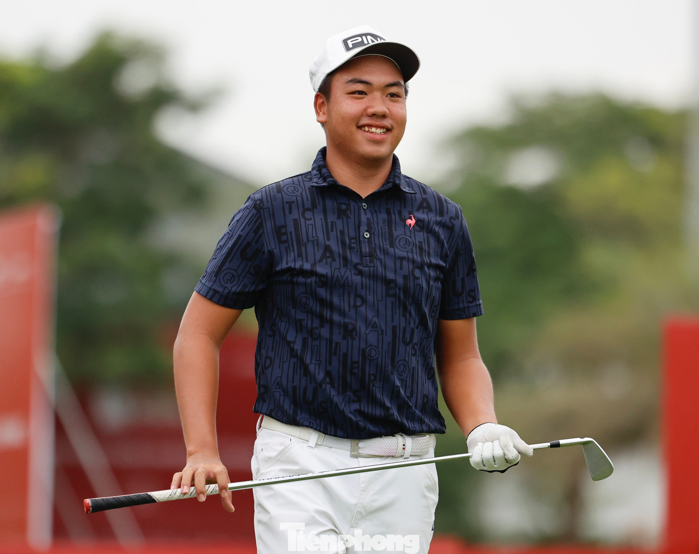 Đặng Minh không hài lòng với ngày thi đấu thứ hai. Tuy nhiên anh sớm lấy lại tâm trạng vui vẻ khi bước vào ngày thứ ba. Đặng Minh không hài lòng với ngày thi đấu thứ hai. Tuy nhiên anh sớm lấy lại tâm trạng vui vẻ khi bước vào ngày thứ ba.