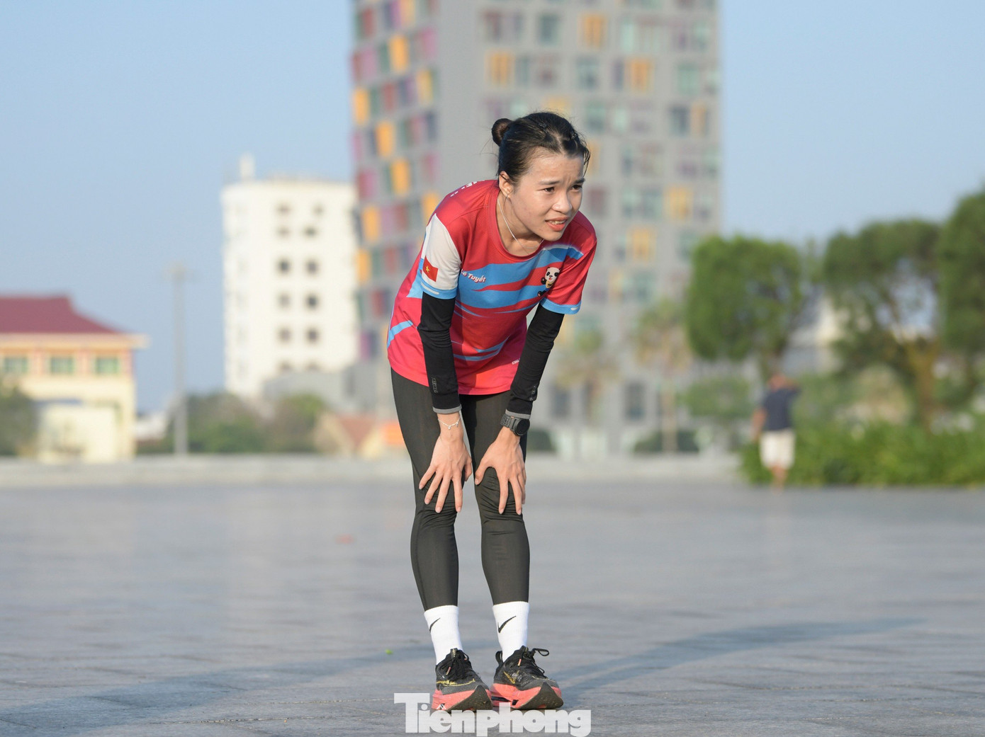 Năm ngoái tại Lai Châu, bất chấp cung đường nhiều dốc đầy thách thức, Lê Thị Tuyết xuất sắc về nhất với thành tích 2 giờ 54 phút 52 giây.