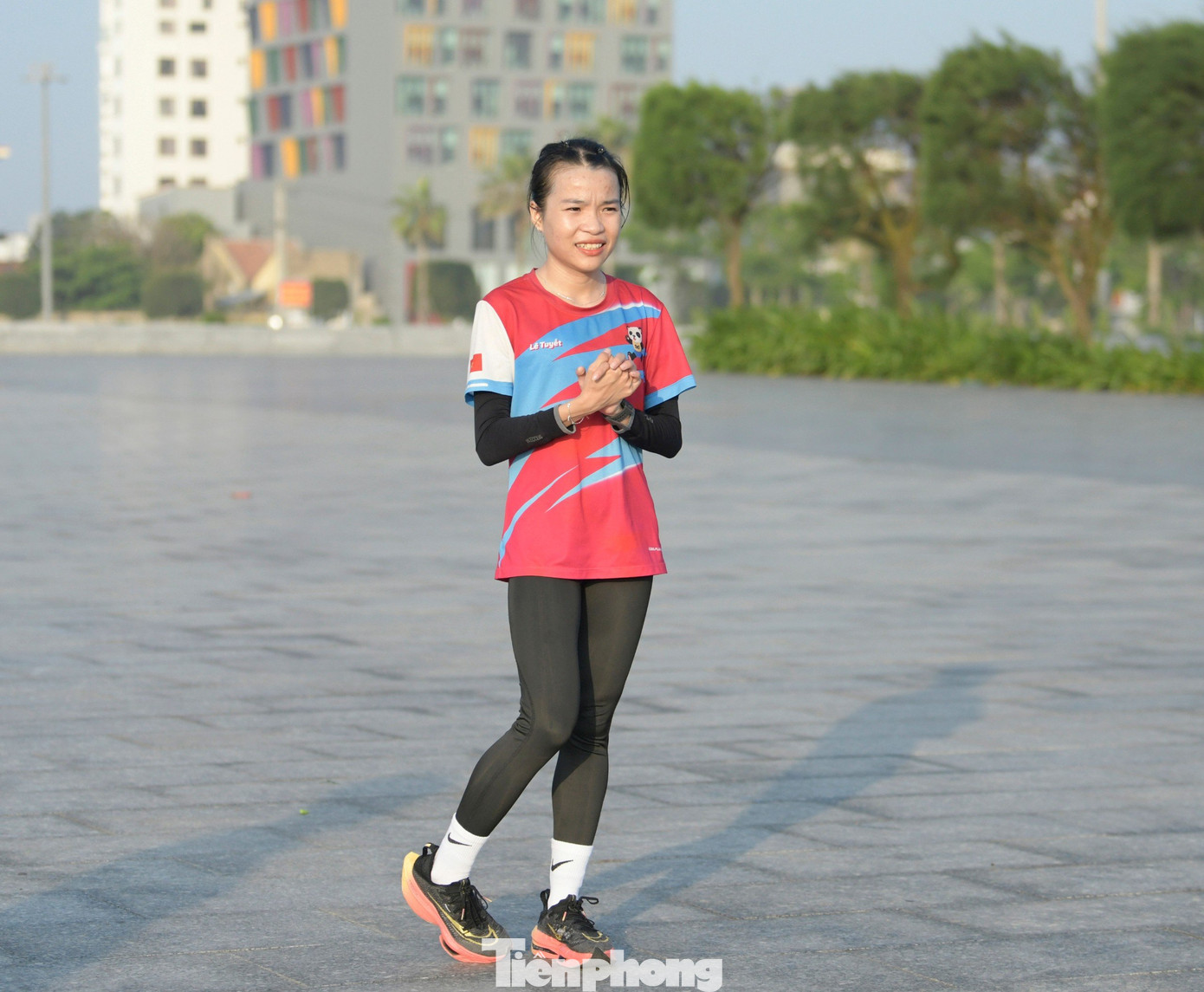 Năm ngoái tại Lai Châu, bất chấp cung đường nhiều dốc đầy thách thức, Lê Thị Tuyết xuất sắc về nhất với thành tích 2 giờ 54 phút 52 giây.