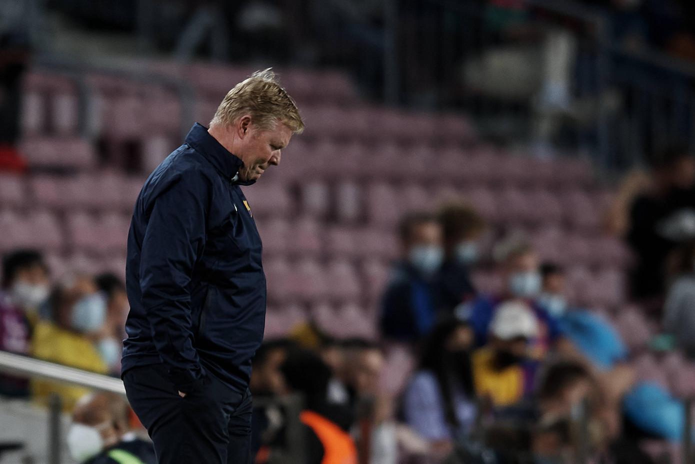 Thời gian đang đếm ngược với HLV Ronald Koeman. (Ảnh: Acefootball)