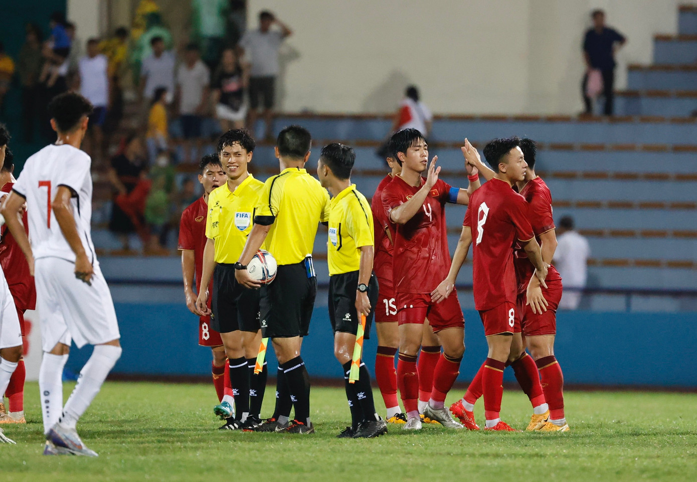 U23 Việt Nam đã hoàn thành mục tiêu chỉ sau 2 trận đấu, nhờ hiệu số bàn thắng bại và thành tích đối đầu tốt hơn.