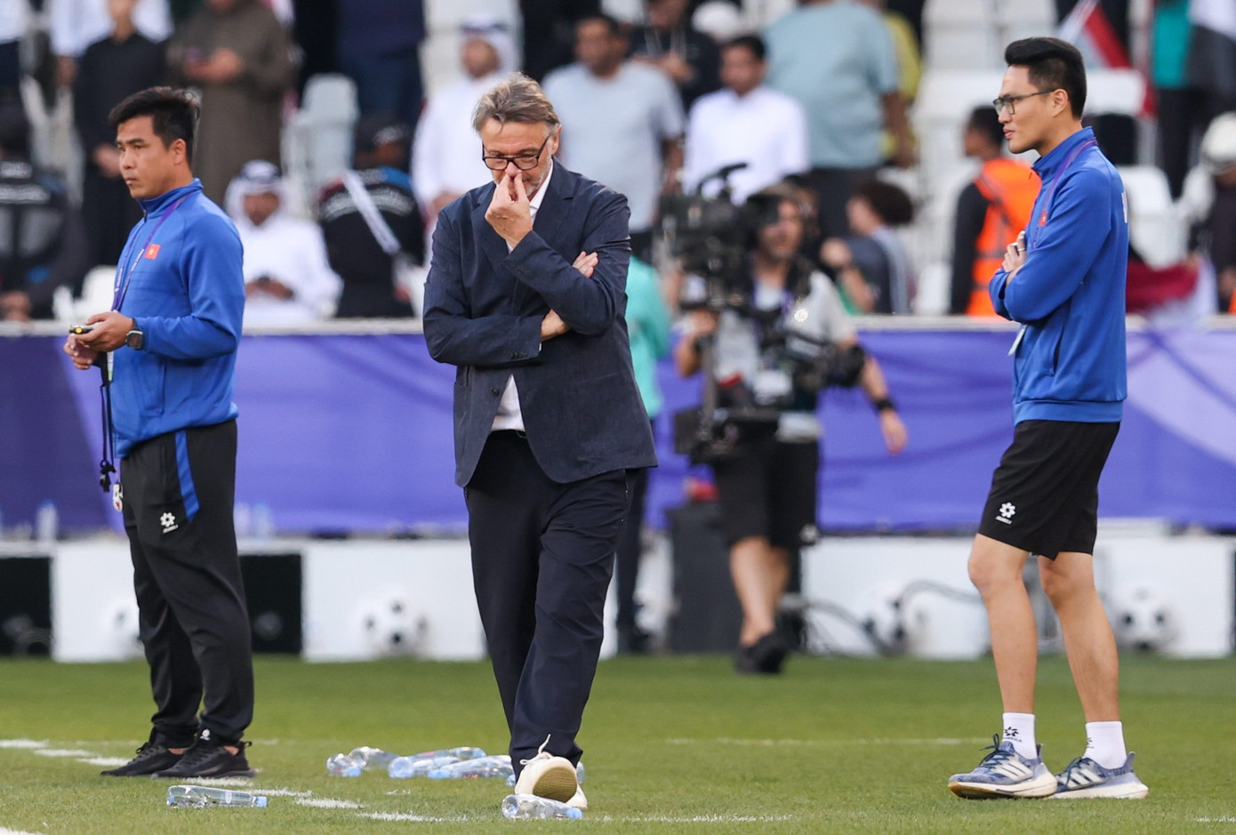 HLV Troussier và bóng đá Việt đã trải qua khoảng thời gian ác mộng đầu năm 2024. HLV Troussier và bóng đá Việt đã trải qua khoảng thời gian ác mộng đầu năm 2024.