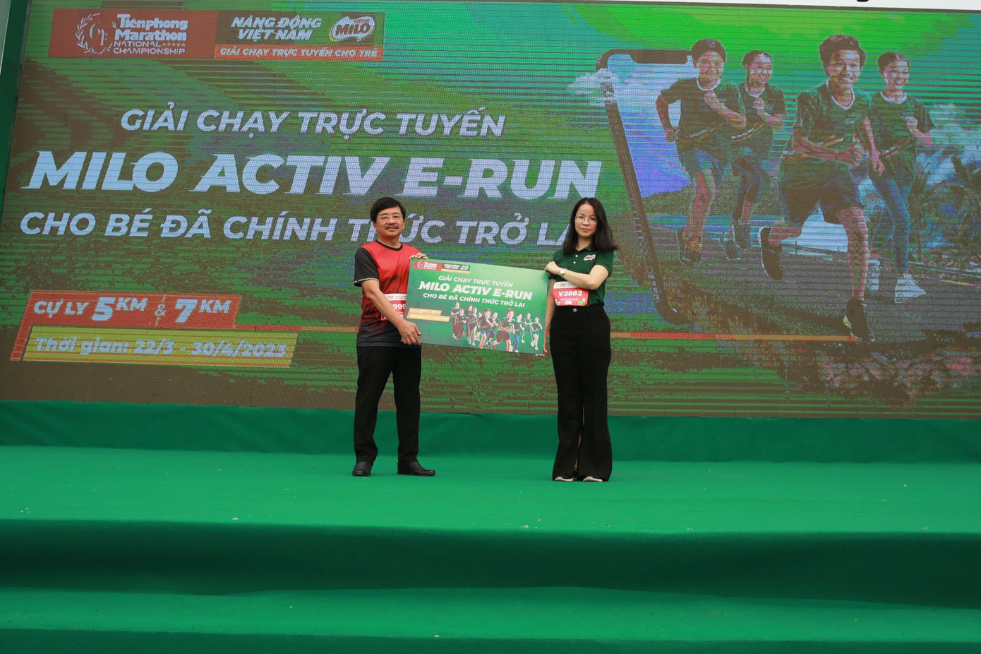 MILO Activ E-RUN được giới thiệu trong lễ khai mạc Tiền Phong Marathon 2023.