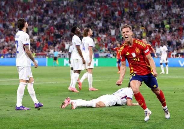 Yamal đi vào lịch sử, Tây Ban Nha hạ Pháp vào chung kết ảnh 36