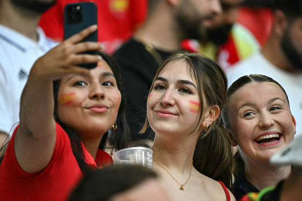 Yamal đi vào lịch sử, Tây Ban Nha hạ Pháp vào chung kết ảnh 18