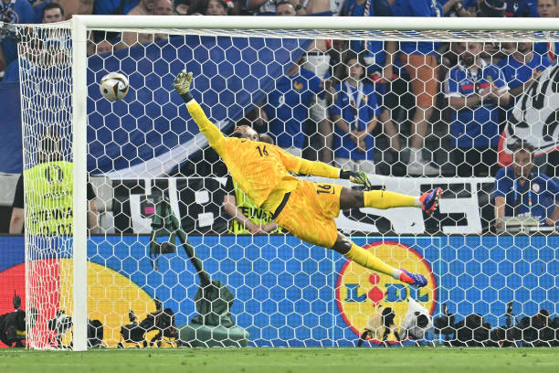 Yamal đi vào lịch sử, Tây Ban Nha hạ Pháp vào chung kết ảnh 34