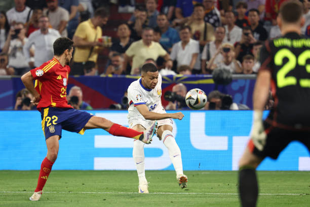 Yamal đi vào lịch sử, Tây Ban Nha hạ Pháp vào chung kết ảnh 46