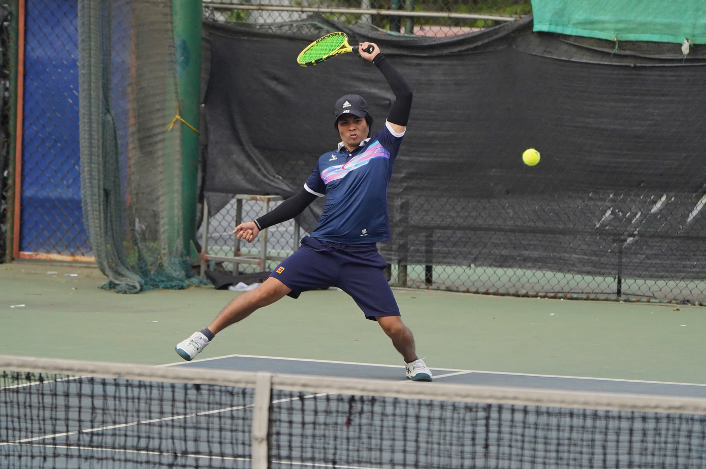 Những hình ảnh ấn tượng trong trận chung kết căng thẳng giữa cặp Trần Hoàng - Ngọc Anh và Trường Phong - Trinh Thành đều thuộc CLB Tiền Phong.