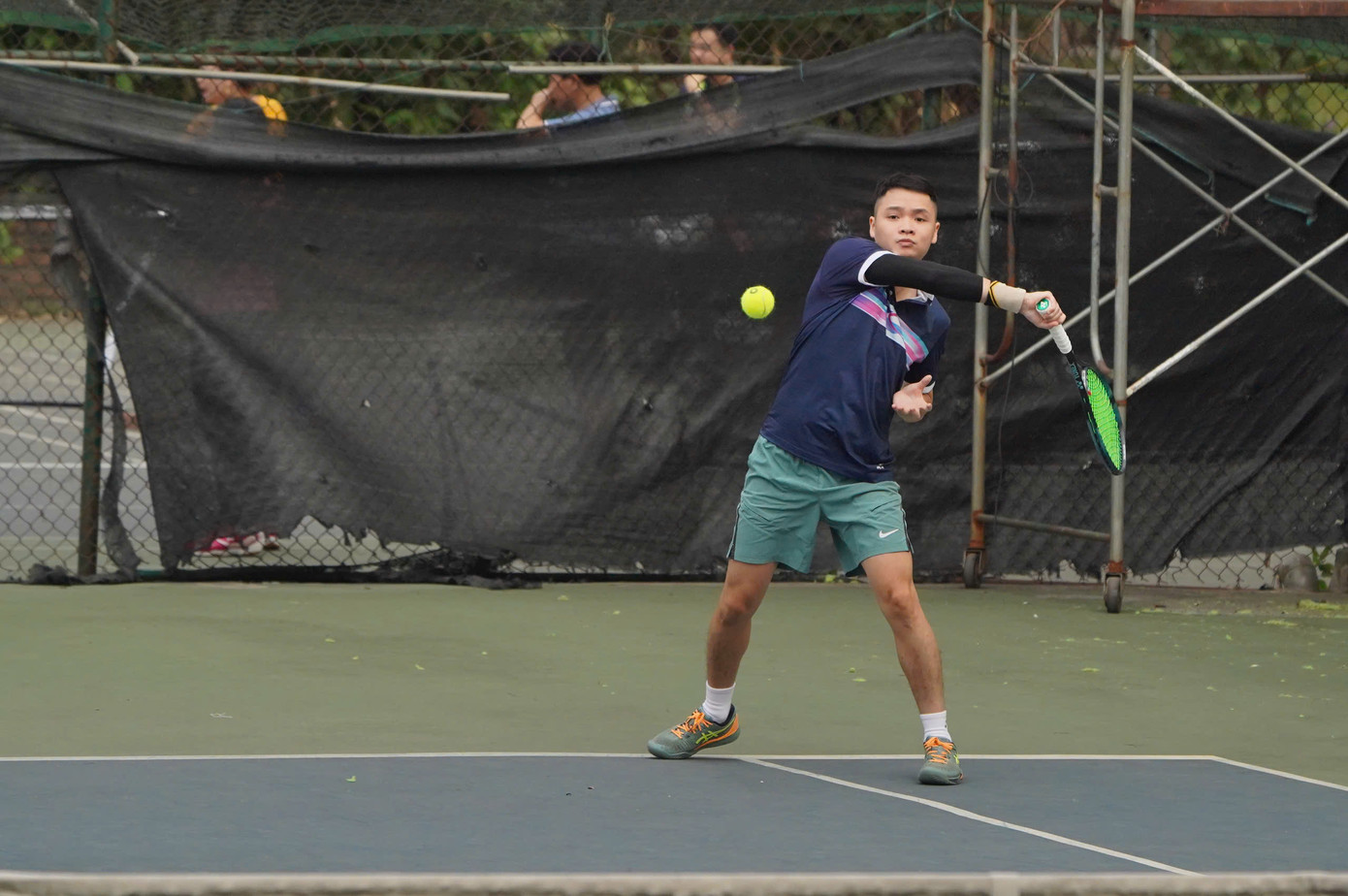 Quần vợt là một trong những môn thể thao yêu thích của các cán bộ, phóng viên, nhân viên báo Tiền Phong. Giải tennis Tiền Phong mở rộng là một hoạt động thường niên, tạo nên sân chơi cho các tay vợt, vừa nâng cao trình độ vừa tăng cường giao lưu. Quần vợt là một trong những môn thể thao yêu thích của các cán bộ, phóng viên, nhân viên báo Tiền Phong. Giải tennis Tiền Phong mở rộng là một hoạt động thường niên, tạo nên sân chơi cho các tay vợt, vừa nâng cao trình độ vừa tăng cường giao lưu.