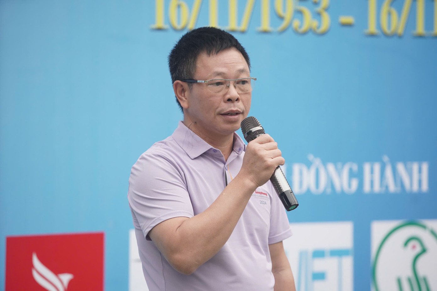 Nhà báo Phùng Công Sưởng - Tổng biên tập báo Tiền Phong nói rằng Giải tennis Tiền Phong mở rộng năm 2024 là dịp gặp gỡ, tri ân, giao lưu với các đơn vị đối tác, bạn bè thân thiết, gần gũi, tin cậy của báo Tiền Phong. Nhà báo Phùng Công Sưởng - Tổng biên tập báo Tiền Phong nói rằng Giải tennis Tiền Phong mở rộng năm 2024 là dịp gặp gỡ, tri ân, giao lưu với các đơn vị đối tác, bạn bè thân thiết, gần gũi, tin cậy của báo Tiền Phong.