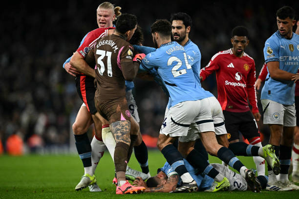 Amad Diallo bùng nổ, MU ngược dòng đánh bại Man City ngay tại Etihad ảnh 17 Amad Diallo bùng nổ, MU ngược dòng đánh bại Man City ngay tại Etihad ảnh 17