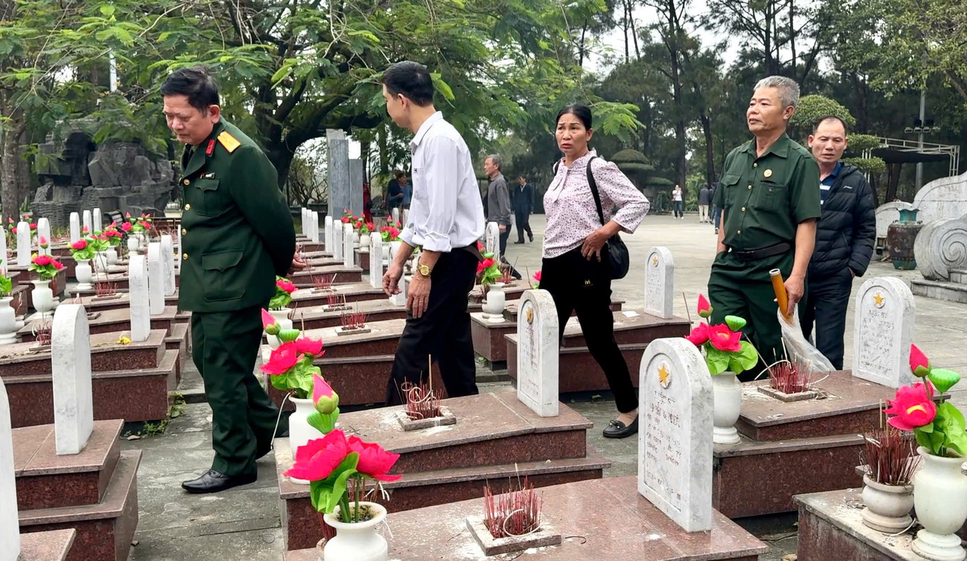 Mỗi ngày, Nghĩa trang Trường Sơn túc trực mở cửa cả ngày lẫn đêm, sẵn sàng đón tiếp thân nhân các gia đình liệt sỹ, cựu chiến binh, người dân đến dâng hương tưởng niệm.
