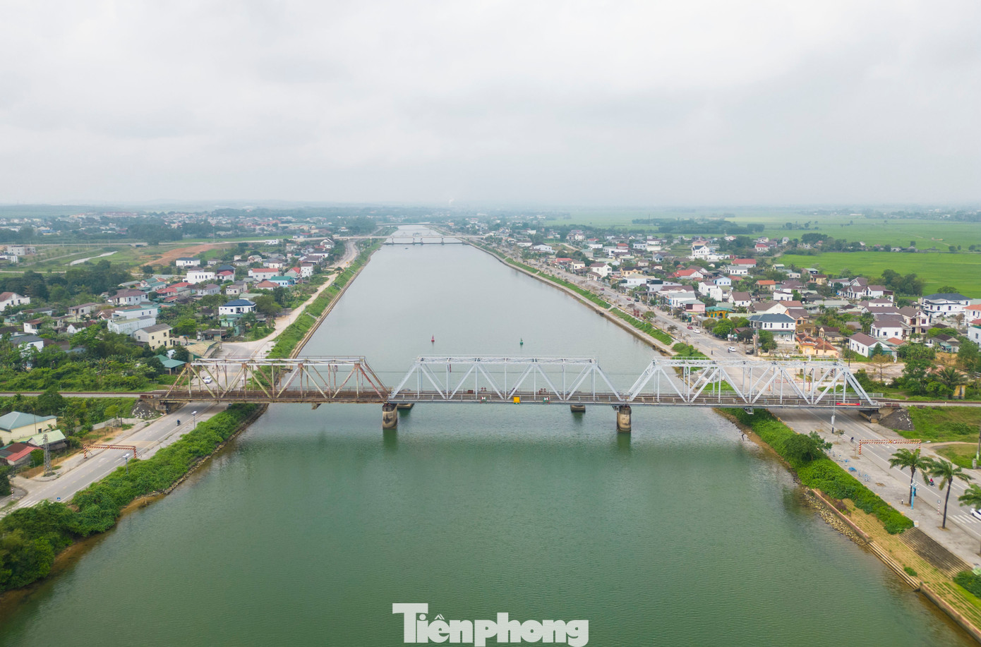Sông Hiếu là nơi gắn liền với lịch sử hào hùng của quân và dân Đông Hà trong cuộc kháng chiến chống Mỹ cứu nước. Mùa xuân năm 1968, nơi đây từng diễn ra trận &quot;Bạch Đằng trên sông Hiếu&quot;, góp công lớn vào chiến thắng Đường 9 Khe Sanh không lâu sau đó.