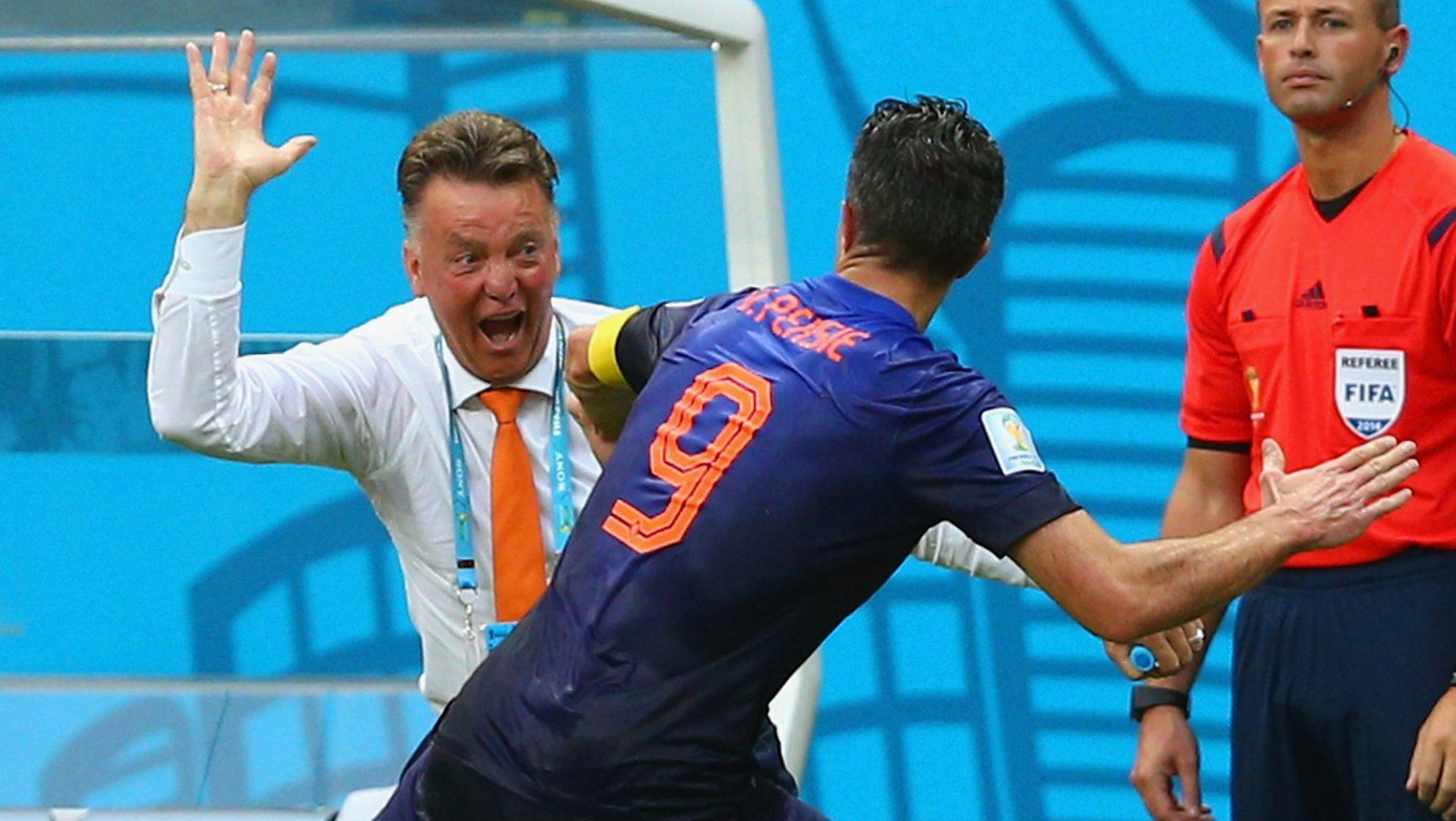 Khoảnh khắc ấn tượng của Van Gaal tại World Cup 2014. (Ảnh: Getty Images) Khoảnh khắc ấn tượng của Van Gaal tại World Cup 2014. (Ảnh: Getty Images)