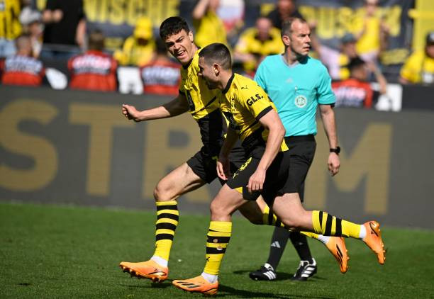 Không thể thắng trận quyết định, Dortmund mất ngôi vô địch về tay Bayern ảnh 22 Không thể thắng trận quyết định, Dortmund mất ngôi vô địch về tay Bayern ảnh 22