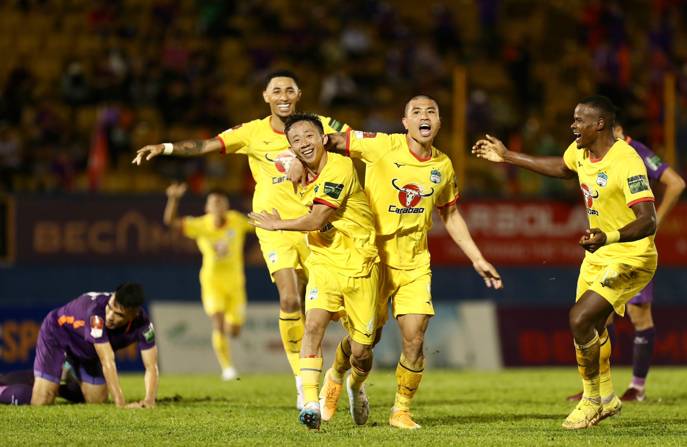 Chia điểm ở Pleiku, HAGL chưa biết thắng, CAHN dứt mạch thua ảnh 1 Chia điểm ở Pleiku, HAGL chưa biết thắng, CAHN dứt mạch thua ảnh 1