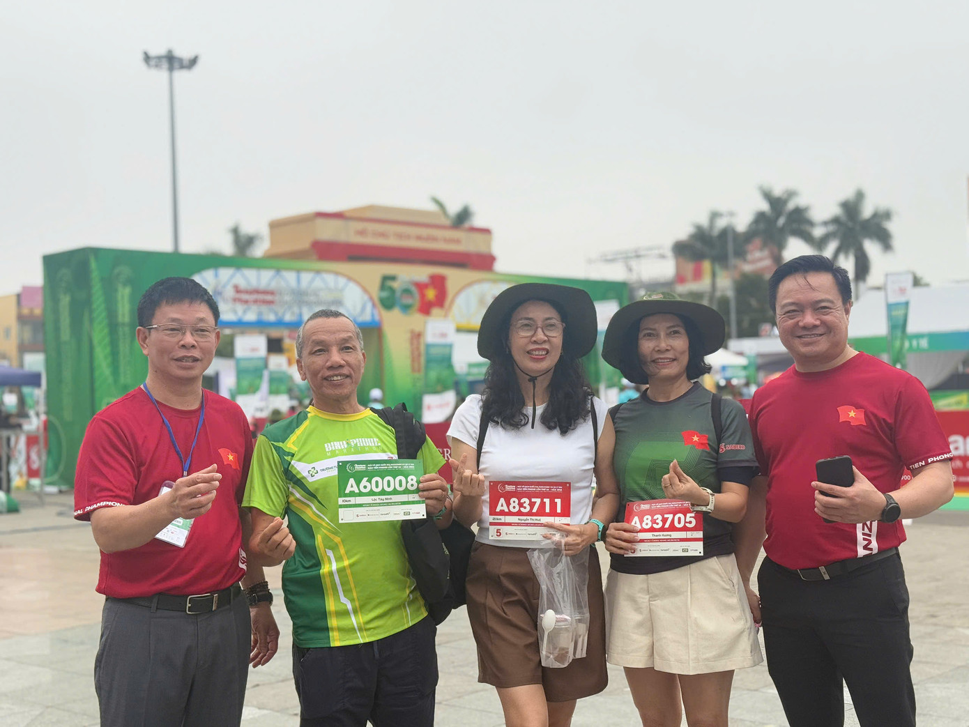 Trong sự thân tình, nhóm các runner đến từ Tây Ninh chia sẻ tình yêu với Tiền Phong Marathon và câu chuyện ấm áp của người dân Quảng Trị, khi sẵn sàng nhường phòng để vận động viên có chỗ nghỉ trong thời gian tham dự giải đấu. Trong sự thân tình, nhóm các runner đến từ Tây Ninh chia sẻ tình yêu với Tiền Phong Marathon và câu chuyện ấm áp của người dân Quảng Trị, khi sẵn sàng nhường phòng để vận động viên có chỗ nghỉ trong thời gian tham dự giải đấu.