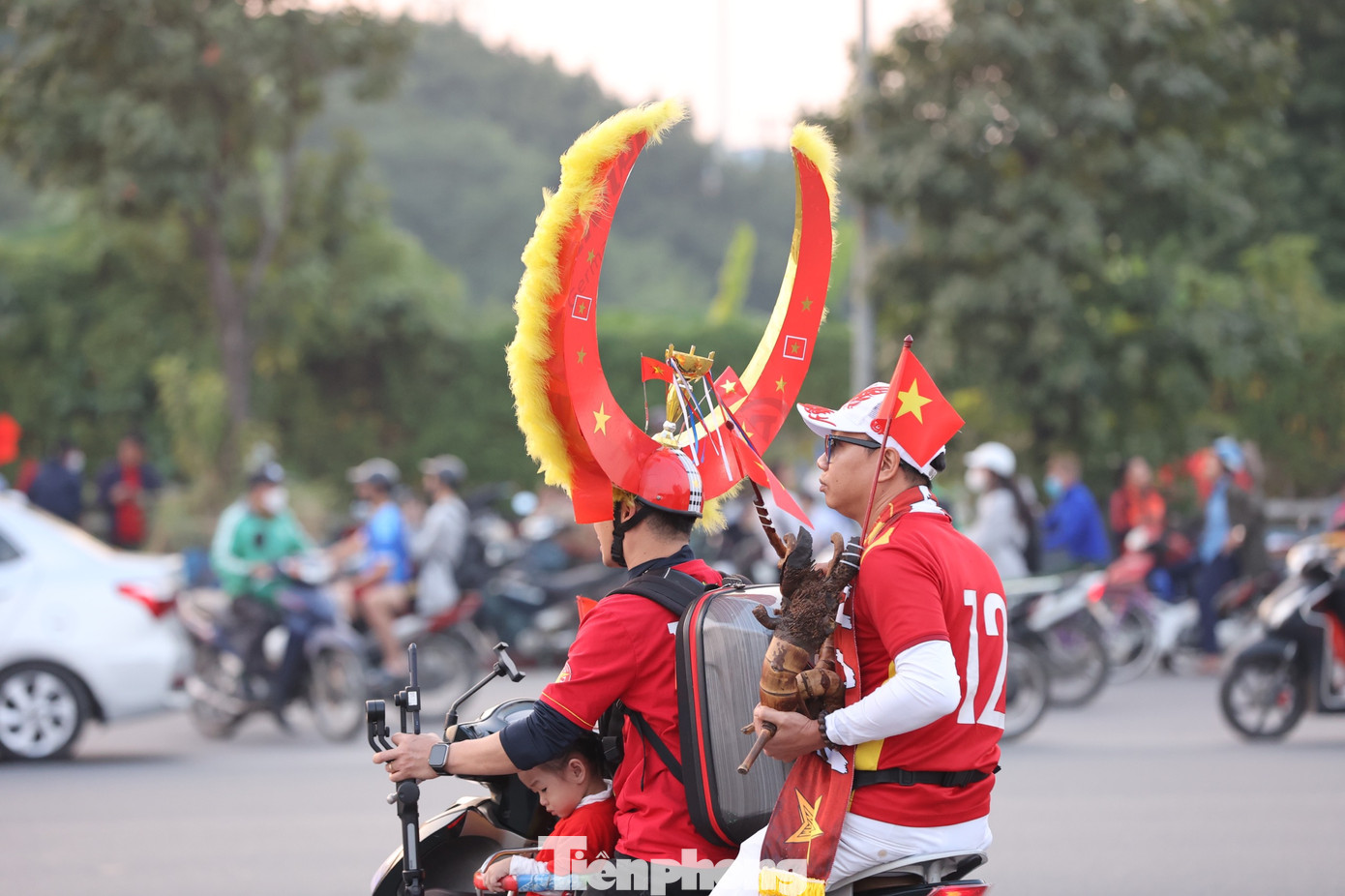 Trước trận đấu, HLV Troussier đã nói: "Tôi cũng hy vọng trên sân nhà, với sự cổ vũ của đông đảo người hâm mộ, chúng ta sẽ tạo ra sức ép khổng lồ lên phía đối thủ, đồng thời khích lệ tinh thần các cầu thủ".