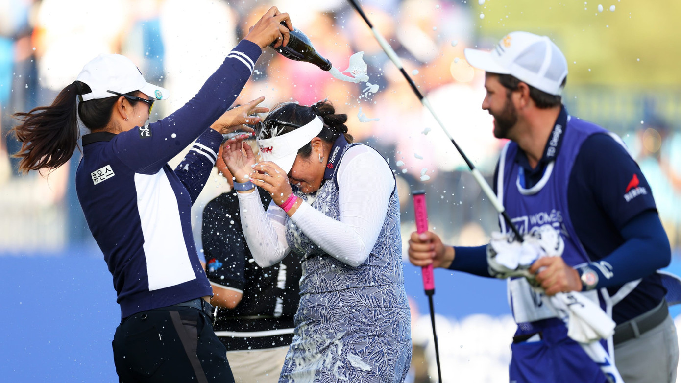 Khoảnh khắc đăng quang của Lilia Vu. (Ảnh: Getty Images) Khoảnh khắc đăng quang của Lilia Vu. (Ảnh: Getty Images)