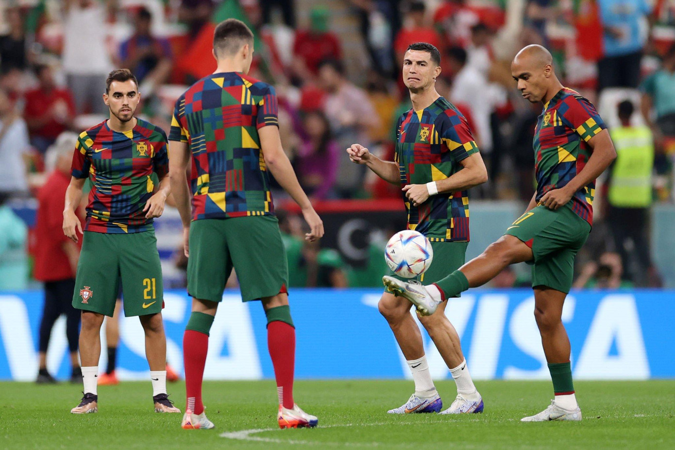 World Cup 2022: 'Hủy diệt' Thụy Sĩ 6-1, Bồ Đào Nha bùng nổ trong ngày Ronaldo dự bị và tịt ngòi ảnh 12