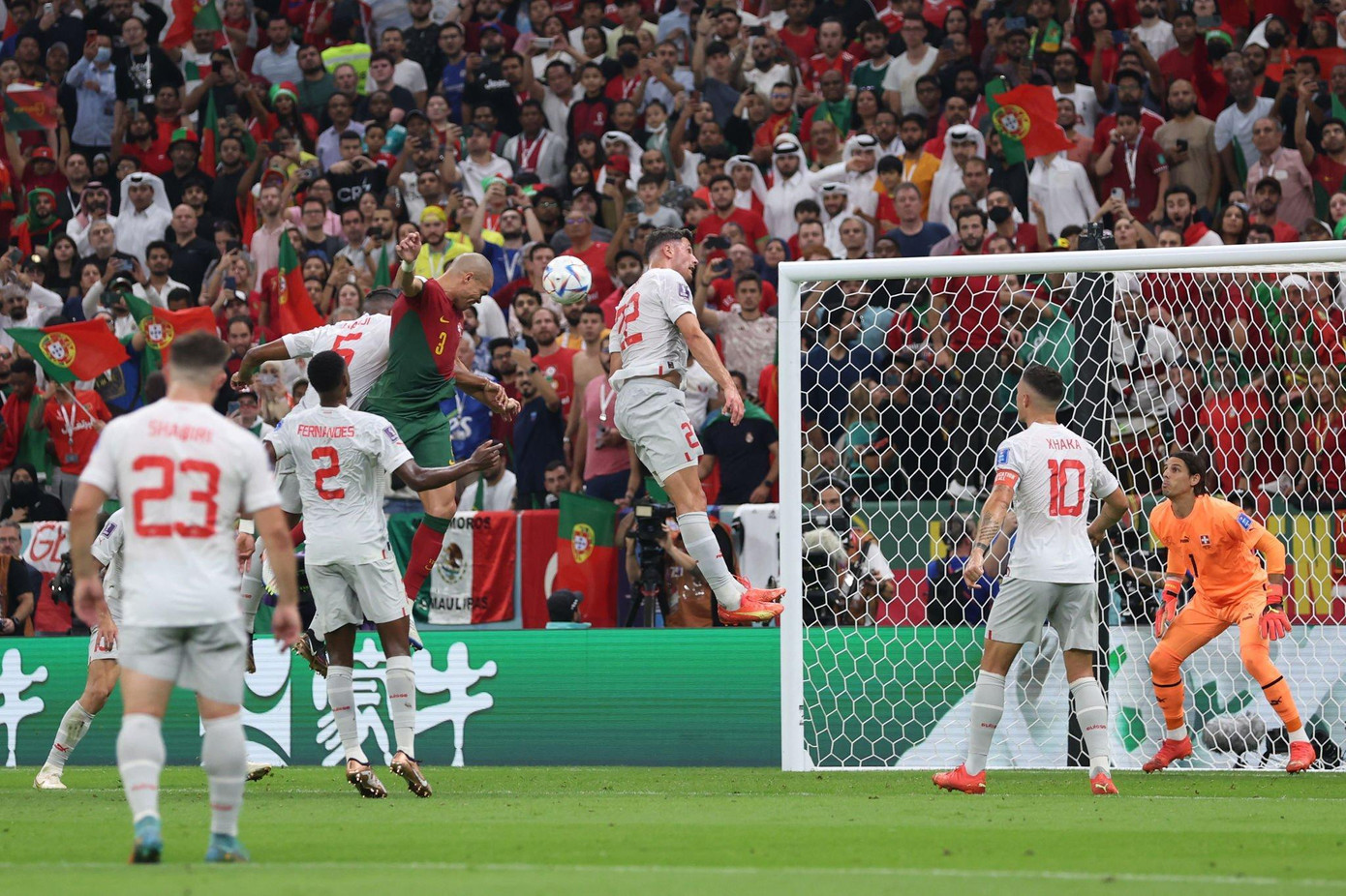 World Cup 2022: 'Hủy diệt' Thụy Sĩ 6-1, Bồ Đào Nha bùng nổ trong ngày Ronaldo dự bị và tịt ngòi ảnh 31