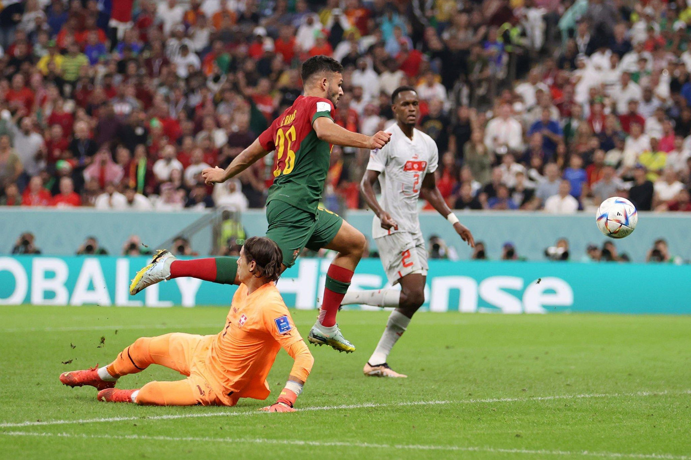 World Cup 2022: 'Hủy diệt' Thụy Sĩ 6-1, Bồ Đào Nha bùng nổ trong ngày Ronaldo dự bị và tịt ngòi ảnh 40