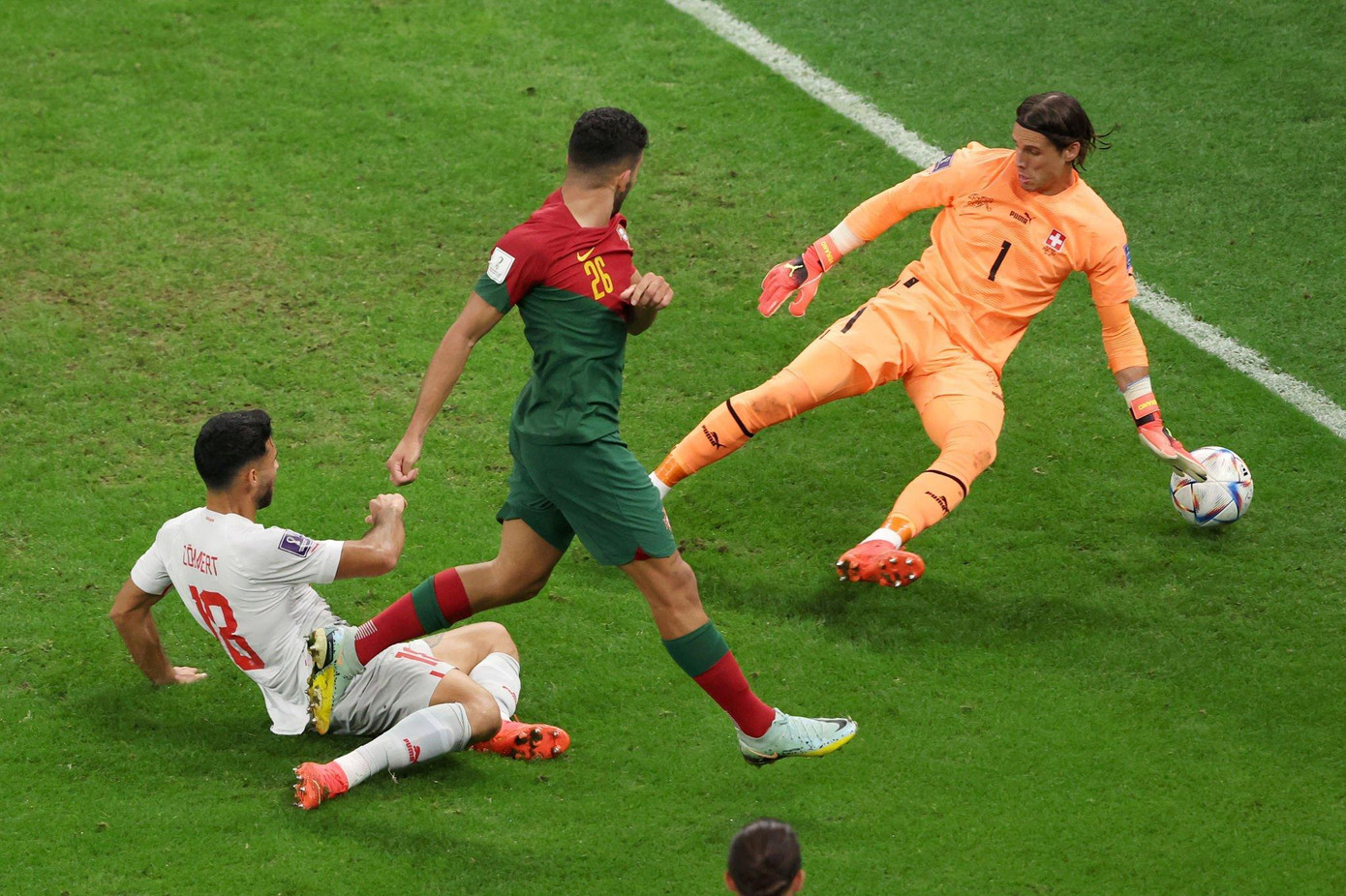World Cup 2022: 'Hủy diệt' Thụy Sĩ 6-1, Bồ Đào Nha bùng nổ trong ngày Ronaldo dự bị và tịt ngòi ảnh 34