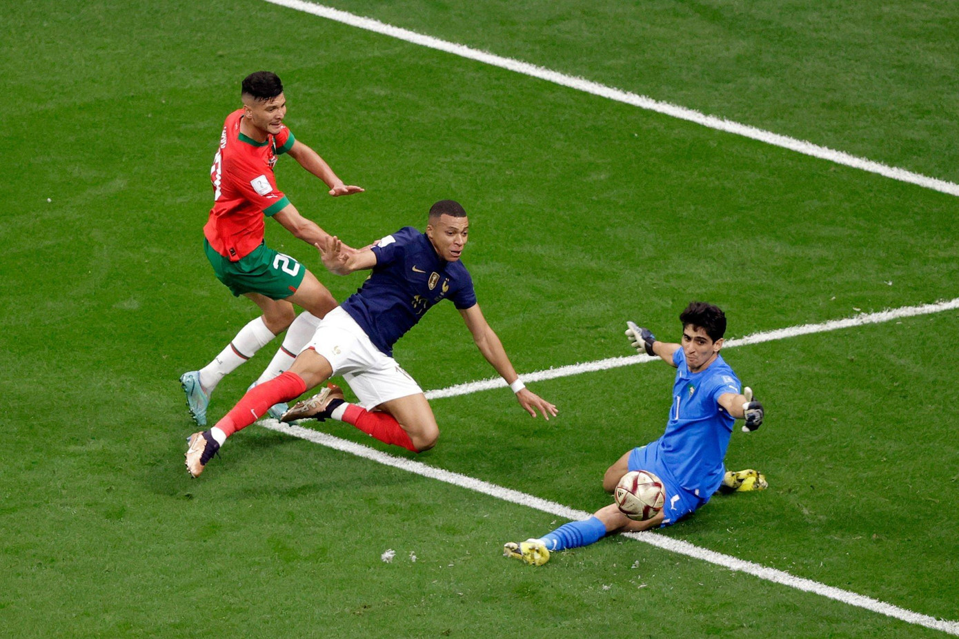 World Cup 2022: Hạ Morocco 2-0, Pháp hẹn kịch chiến Argentina ở chung kết ảnh 46