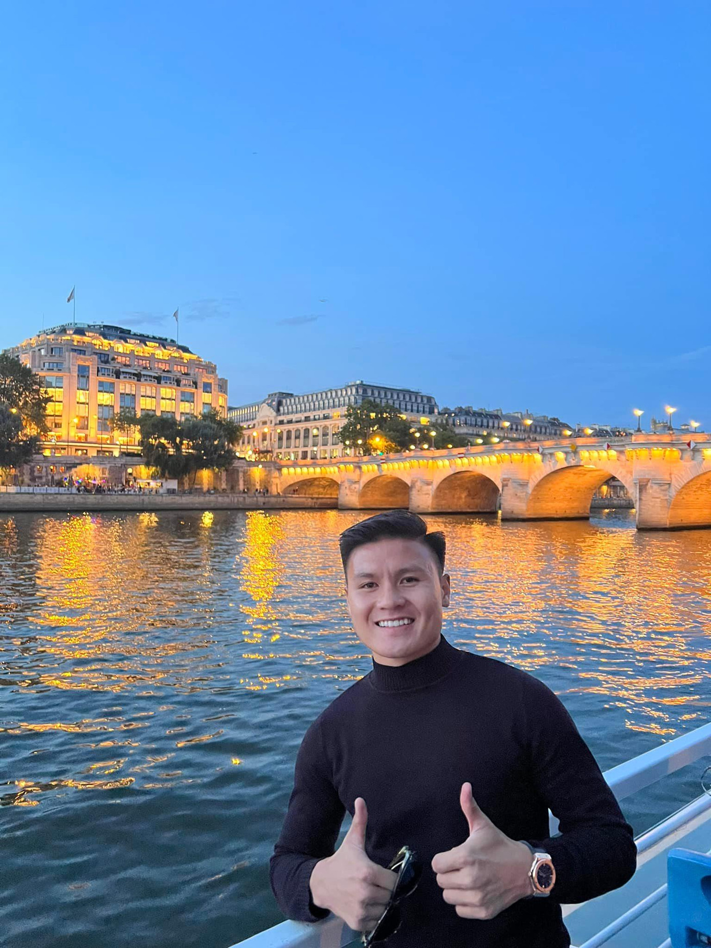 Quang Hải đăng ảnh đang ở Pháp trên Facebook cá nhân. Quang Hải đăng ảnh đang ở Pháp trên Facebook cá nhân.