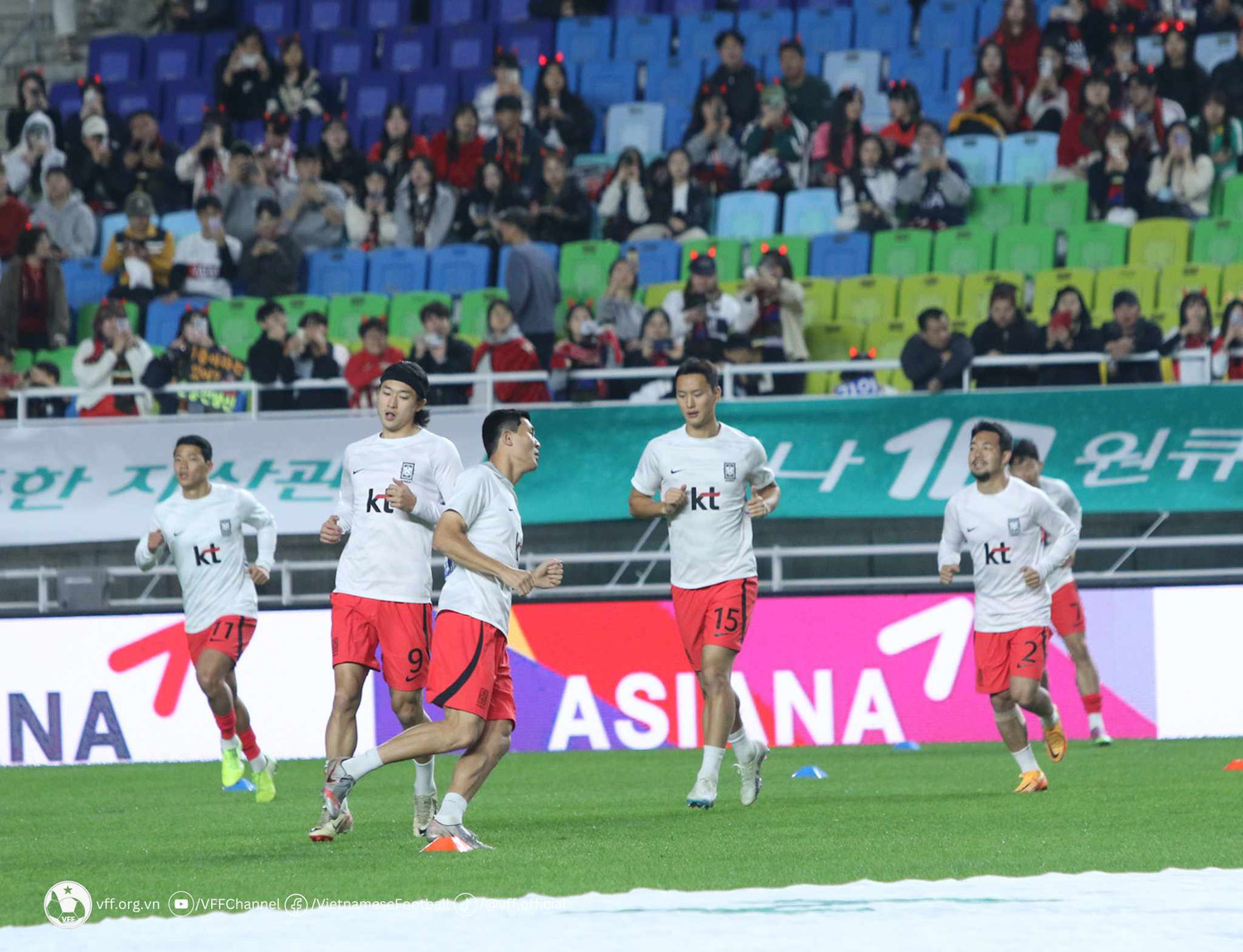Đội tuyển Hàn Quốc dội mưa bàn thắng vào lưới đội tuyển Việt Nam ảnh 13