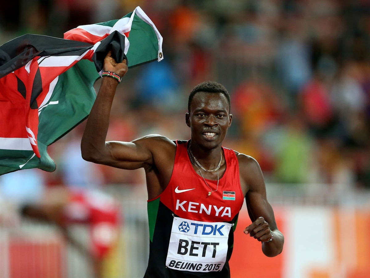 Nicholas Bett, VĐV Kenya đầu tiên giành huy chương Vàng tại Giải vô địch nước rút thế giới ở nội dung 400m vượt rào.