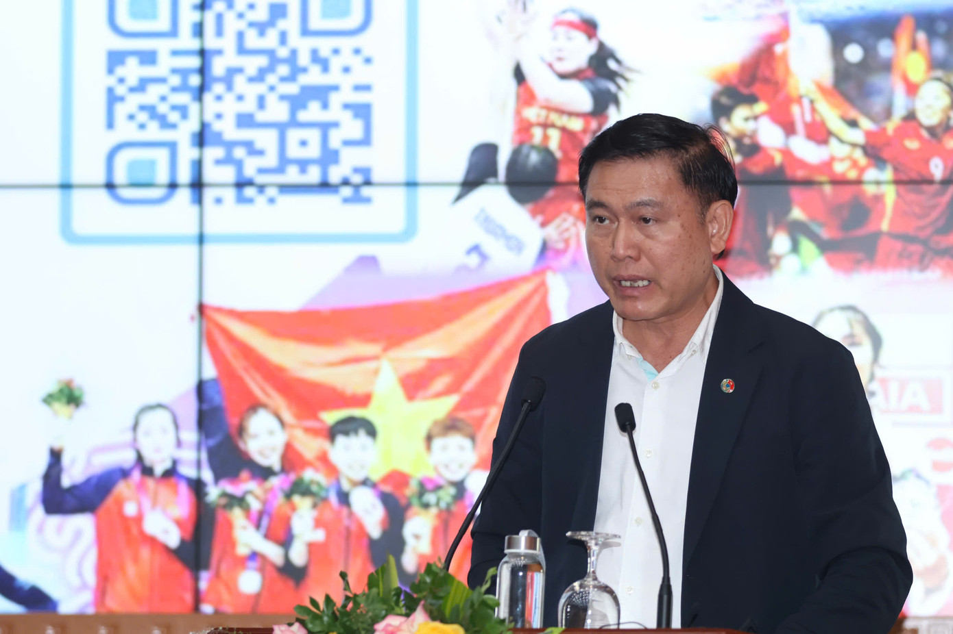 Phó chủ tịch LĐBĐVN Trần Anh Tú đưa ra những nhiệm vụ cần phối hợp triển khai và một số giải pháp chính phát triển bóng đá Việt Nam.