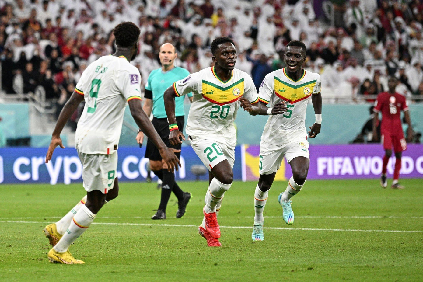 World Cup 2022: Thua Senegal 1-3, Qatar trở thành khán giả chỉ sau 2 lượt trận ảnh 24