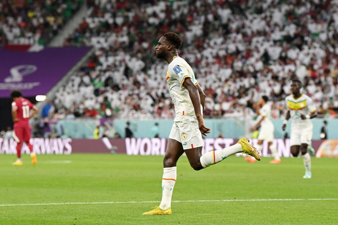 World Cup 2022: Thua Senegal 1-3, Qatar trở thành khán giả chỉ sau 2 lượt trận ảnh 14