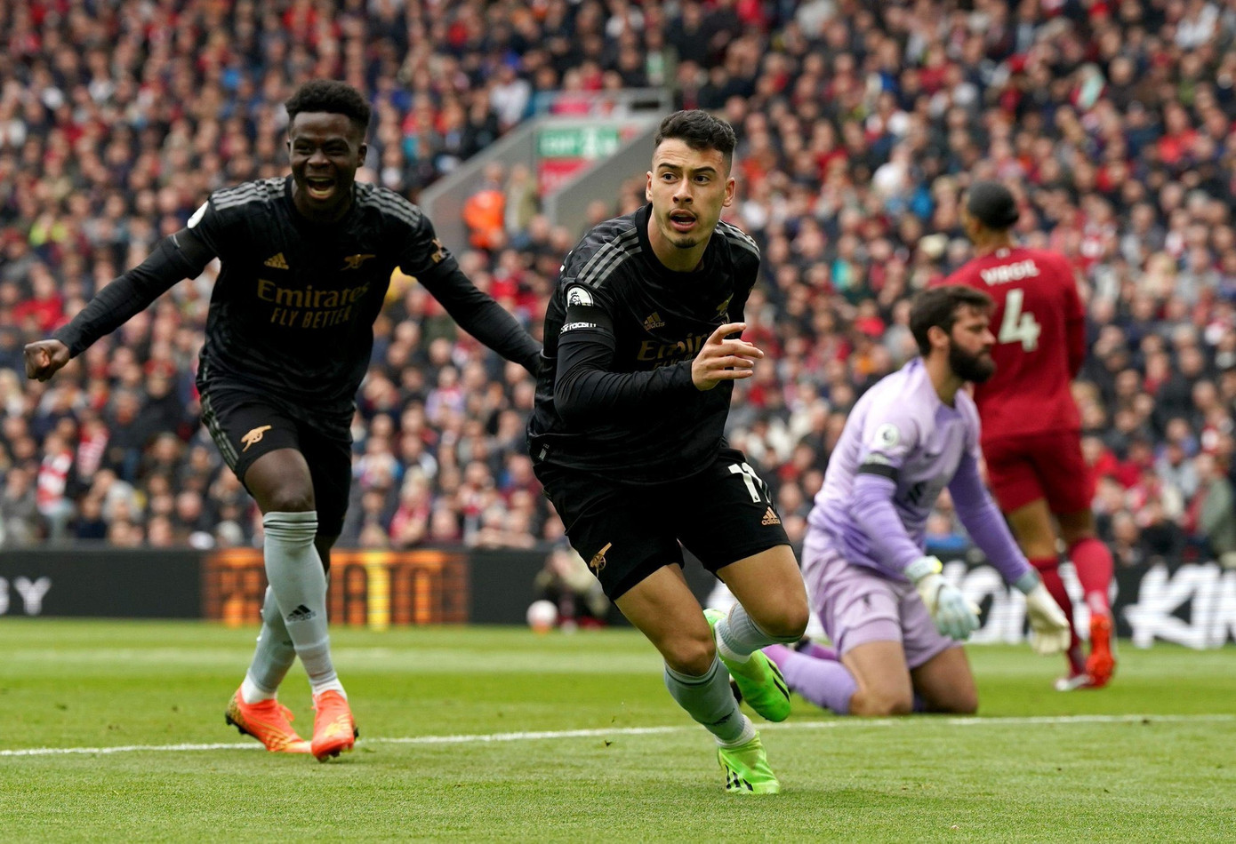 Đại thắng Liverpool, Arsenal phả hơi nóng vào ngôi đầu bảng ảnh 1