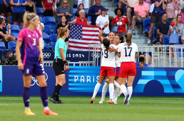 Tuyển nữ Mỹ lần thứ 6 vào chung kết Olympic nhờ bàn thắng hiệp phụ trước tuyển Đức ảnh 30