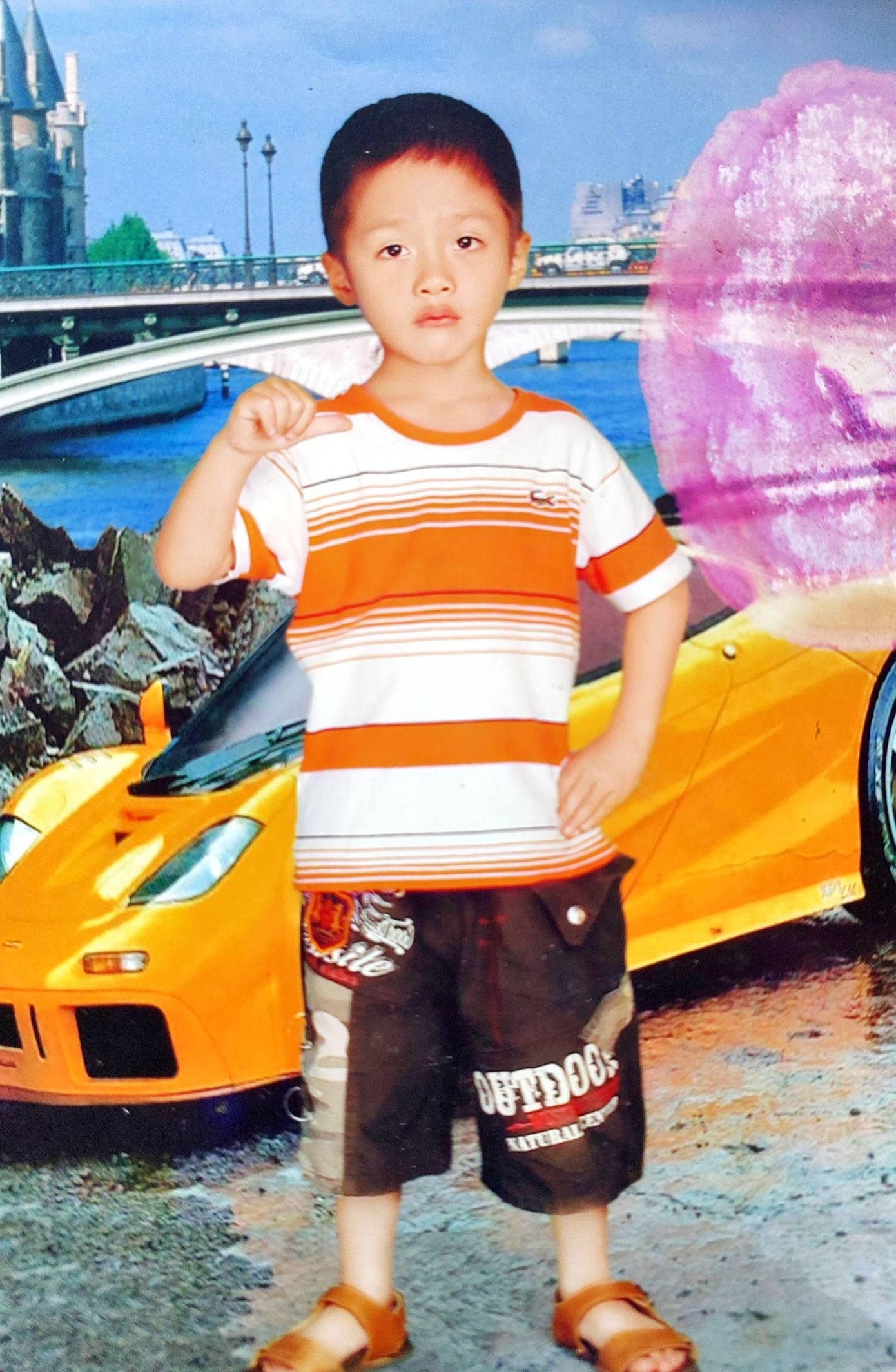 Nguyễn Quốc Việt được truyền cảm hứng từ người bố đam mê bóng đá.