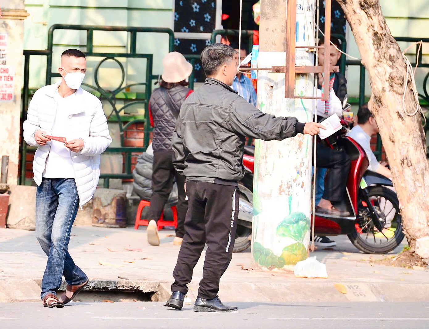 Hiện mức vé cao nhất khán đài A vào khoảng 7 triệu đồng một cặp. Hiện mức vé cao nhất khán đài A vào khoảng 7 triệu đồng một cặp.