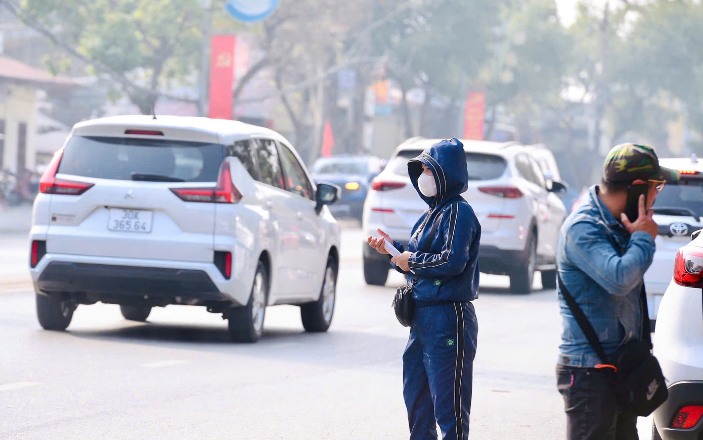 Họ hy vọng không "sập" như trận bán kết lượt về, khi nhiều dân phe bán ra với mức thấp hơn mua lại. Họ hy vọng không "sập" như trận bán kết lượt về, khi nhiều dân phe bán ra với mức thấp hơn mua lại.