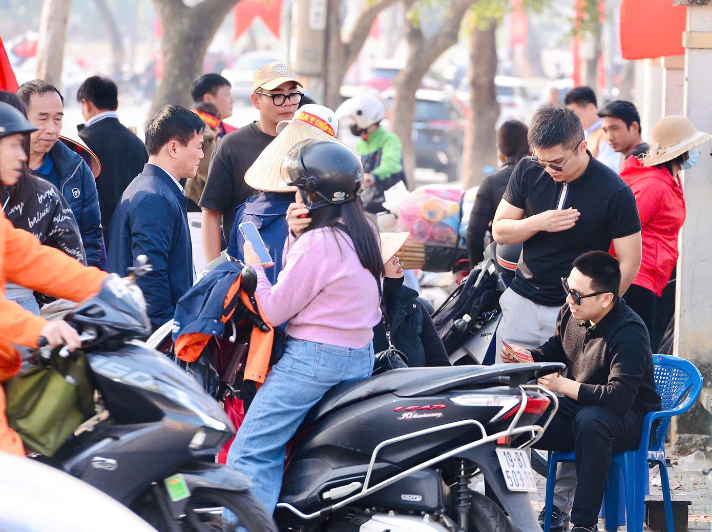 Theo chia sẻ của dân phe, điều này xuất phát từ kinh nghiệm thương đau ở trận bán kết, khi lượng mua không như kỳ vọng dẫn đến cảnh bán tháo lúc sát giờ. Theo chia sẻ của dân phe, điều này xuất phát từ kinh nghiệm thương đau ở trận bán kết, khi lượng mua không như kỳ vọng dẫn đến cảnh bán tháo lúc sát giờ.