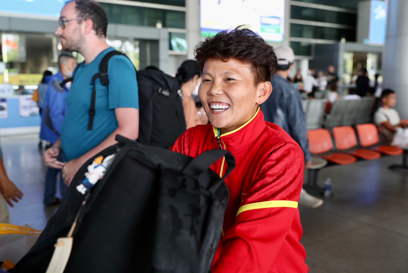 Mừng về nhà, các cô gái kim cương! ảnh 46