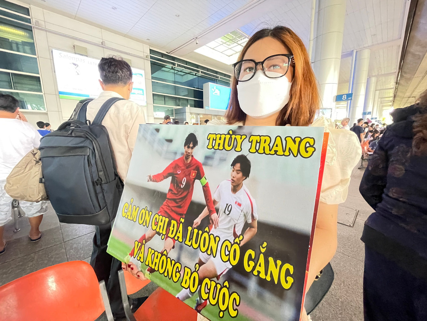 Mừng về nhà, các cô gái kim cương! ảnh 27