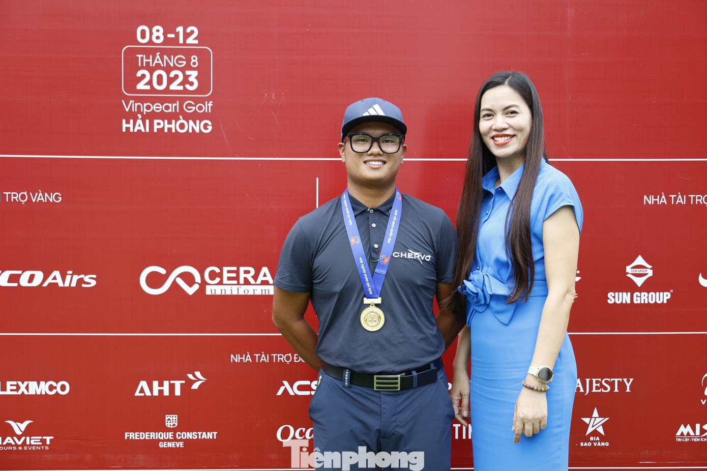 Nguyễn Nhất Long cùng Ban Tổ chức Giải Vô địch Golf Quốc gia năm 2023 - Cúp VinFast và các nhà tài trợ của giải đấu. Nguyễn Nhất Long cùng Ban Tổ chức Giải Vô địch Golf Quốc gia năm 2023 - Cúp VinFast và các nhà tài trợ của giải đấu.