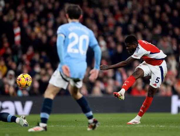 Thua Arsenal 1-5, Man City thảm bại rời Emirates ảnh 27 Thua Arsenal 1-5, Man City thảm bại rời Emirates ảnh 27