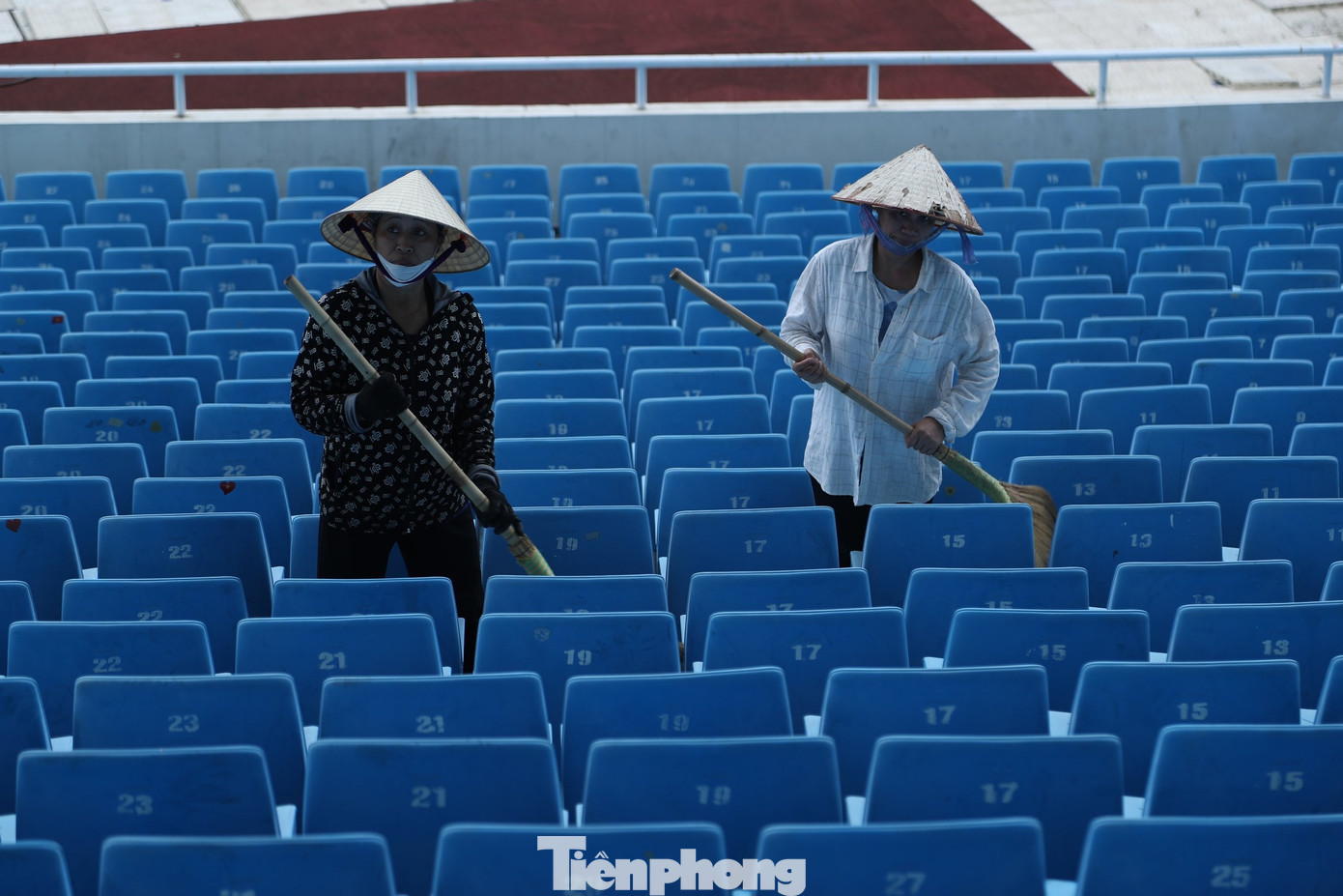 Vì trận gặp Philippines đánh dấu khởi đầu của triều đại mang tên HLV Kim Sang-sik, tất cả cùng hy vọng sẽ có đông đảo khán giả tới Mỹ Đình, đồng thời họ cũng sẽ có trải nghiệm tốt nhất nơi đây.