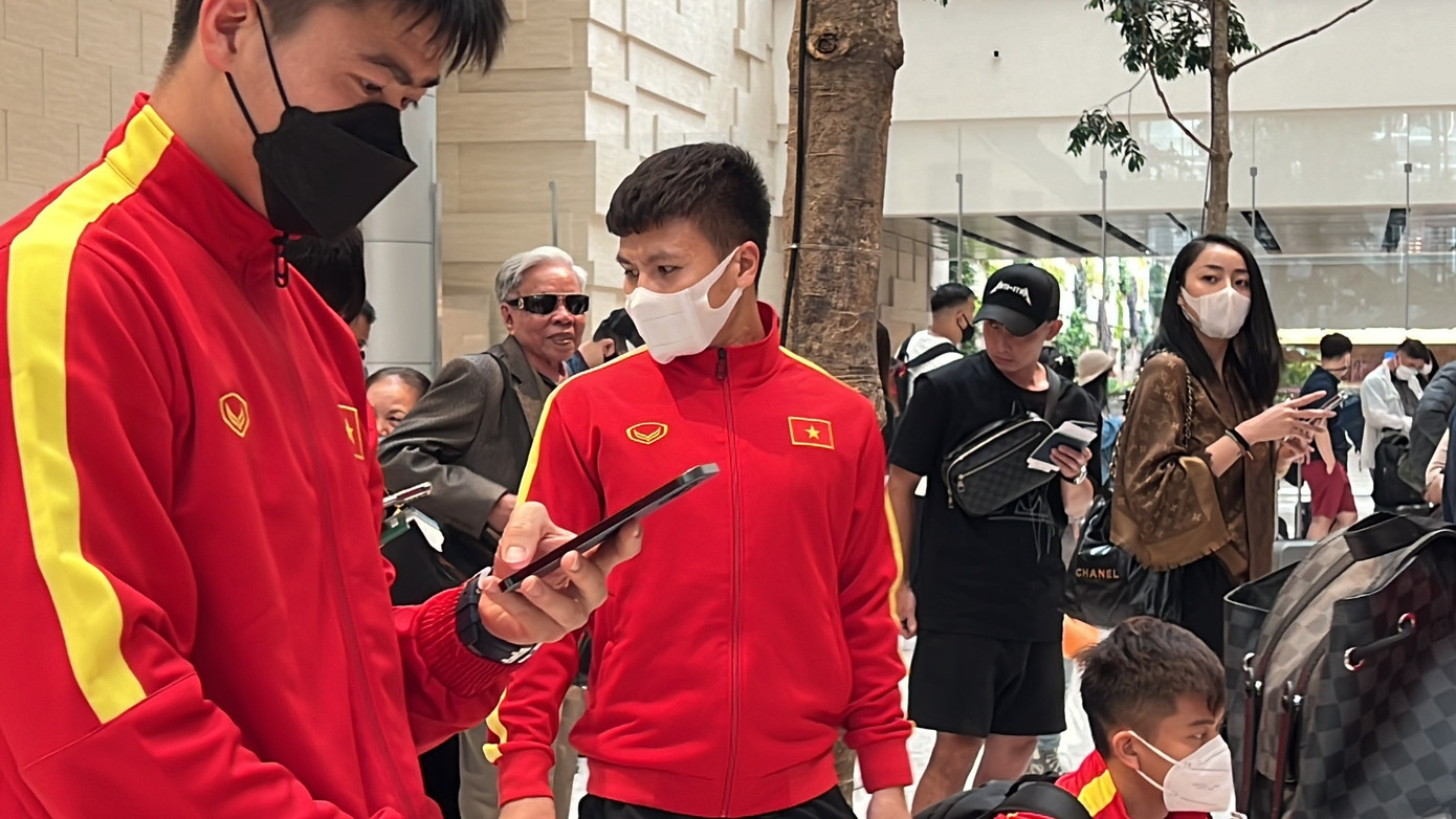 Quang Hải là người hiếm hoi thoát ly khỏi điện thoại.