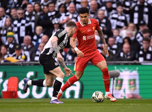 Hạ đẹp Liverpool, Newcastle vô địch League Cup, chấm dứt 70 năm không danh hiệu ảnh 9 Hạ đẹp Liverpool, Newcastle vô địch League Cup, chấm dứt 70 năm không danh hiệu ảnh 9